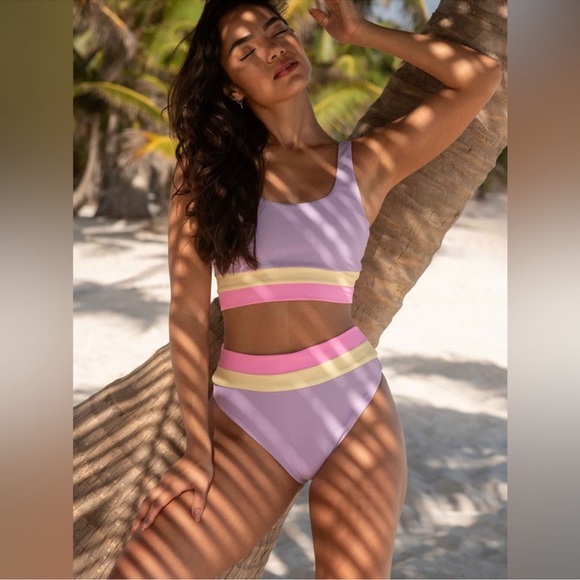 NWT Beach Riot
Heidi Ribbed Colorblock High
Waisted Swim Bottom - Picture 4 of 11